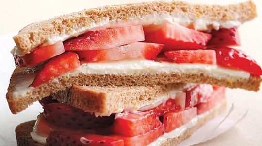 STRAWBERRY CREAM CHEESE SANDWICH