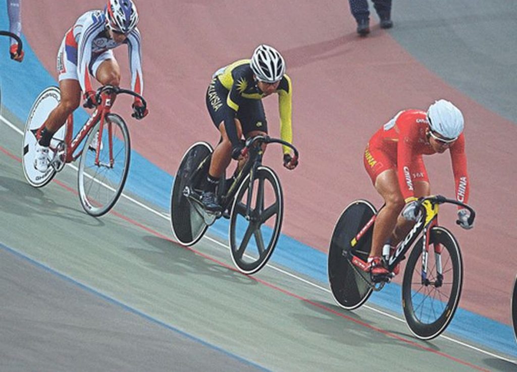 TRACK CYCLING