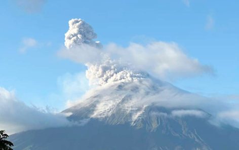 MAYON VOLCANO NAGTALA NG PHREATIC EXPLOSION - PILIPINO Mirror