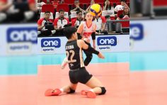 NAPALUHOD si Angelica Cayuna ng Cignal sa pagsalba sa bola sa kanilang laro kontra Farm Fresh sa Premier Volleyball League All-Filipino Conference kahapon sa Philsports Arena. Kuha ni RUDY ESPERAS